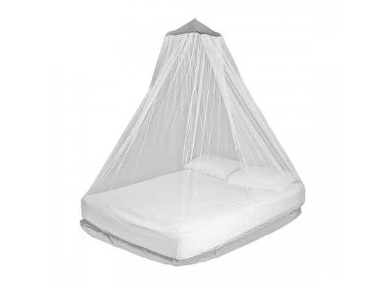 Double mosquito net with permethrin